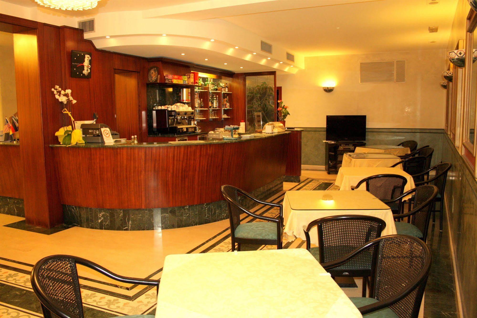 Hotel Gambara Екстер'єр фото